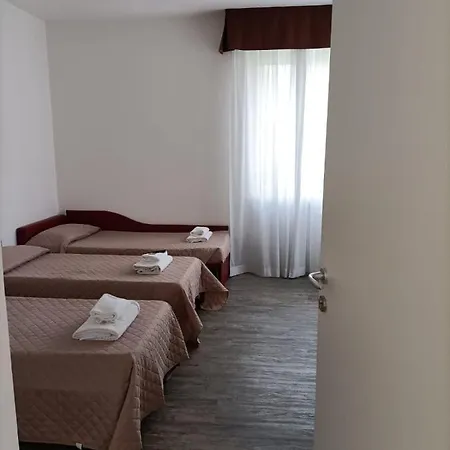 Affitta Elena Guest house Cola (Verona)
